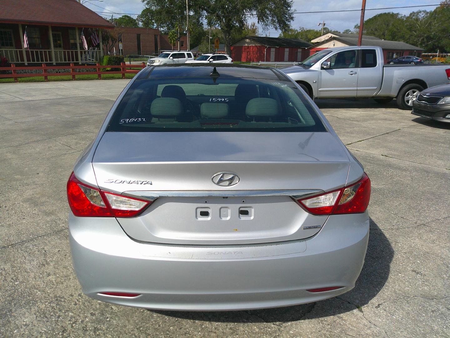 2013 SILVER HYUNDAI SONATA LIMITED; SE (5NPEC4AC5DH) , located at 1200 Cassat Avenue, Jacksonville, FL, 32205, (904) 695-1885, 30.302404, -81.731033 - Photo#5